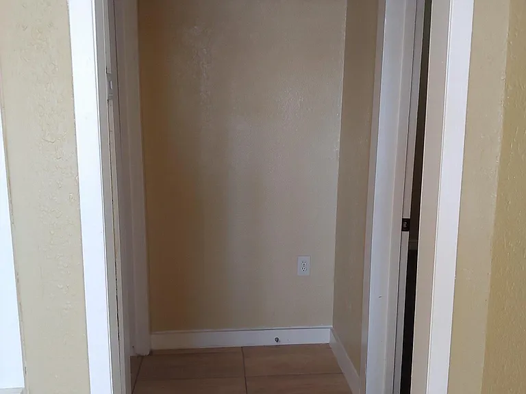 145 N Hackberry Ave — Photo 21