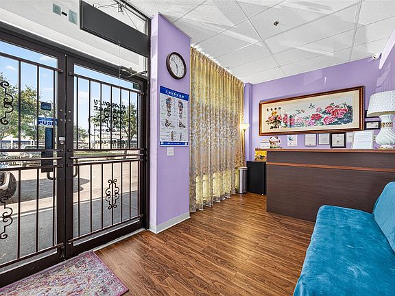 4th image of 12989 Bellaire Blvd #7