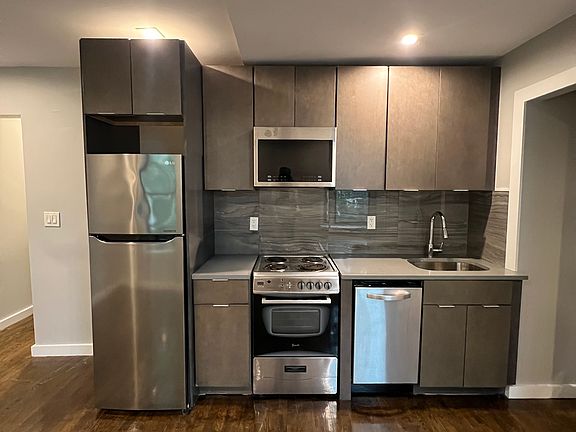 2nd image of 204 E 112th St APT 55