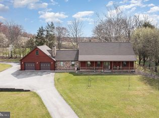 105 New Chester Rd, New Oxford, PA 17350