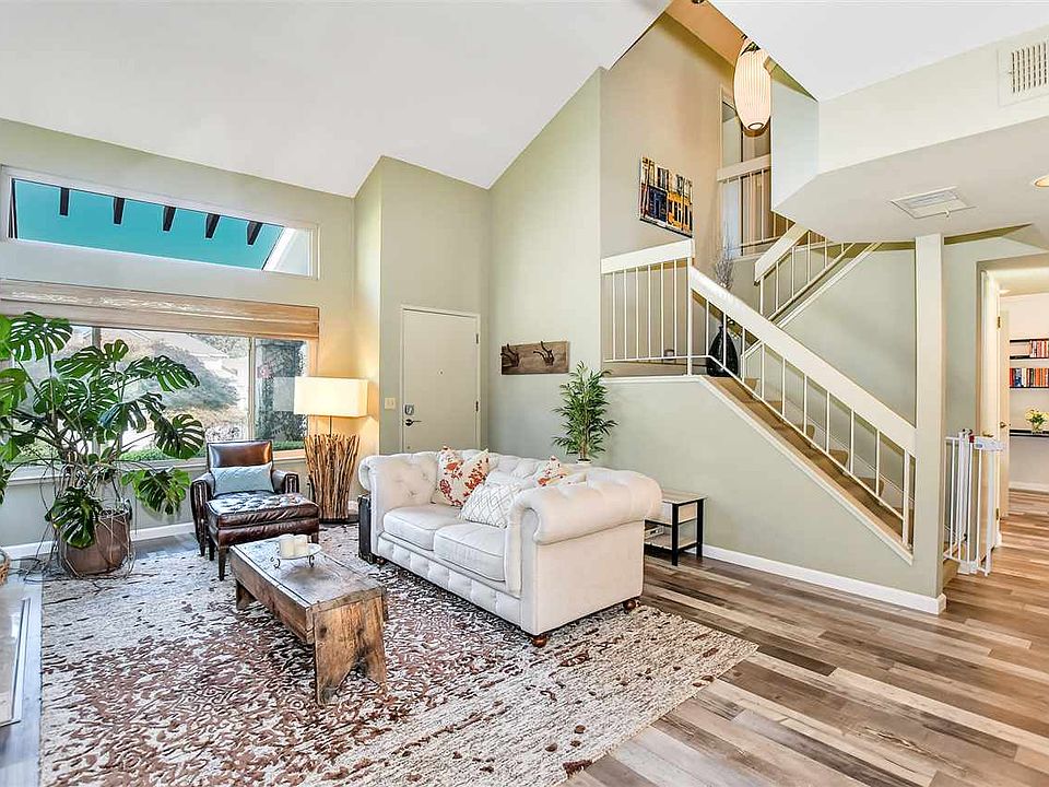 2nd image of 321 Willowcreek Ln