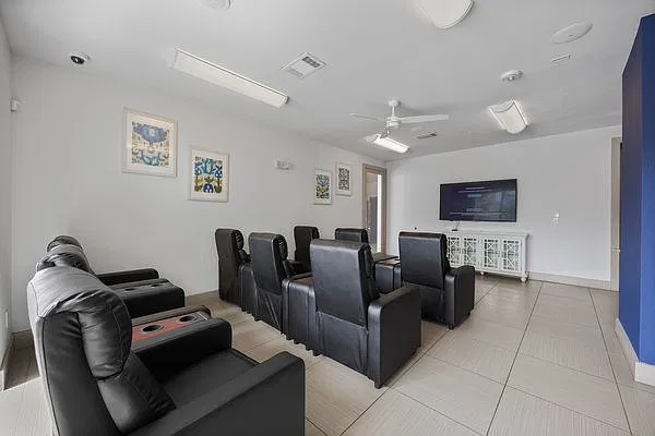 RCAH Urban Oaks — Photo 3