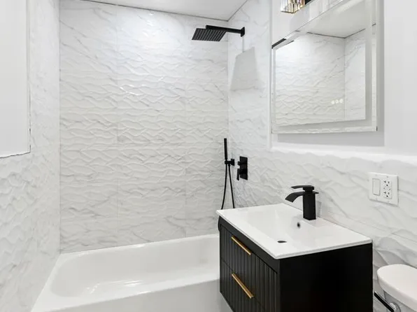 105 Saint Felix Street image 2 of 12