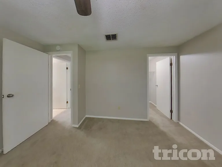 8338 Knotts Landing Dr E — Photo 7