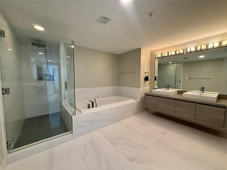 400 Sunny Isles Blvd #1404 — Photo 13