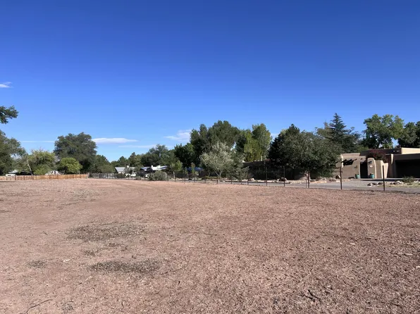 932 Hacienda Dr NW, Albuquerque, NM 87114