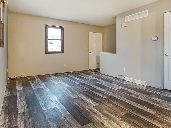 4th image of 4-6 Chipman Ave