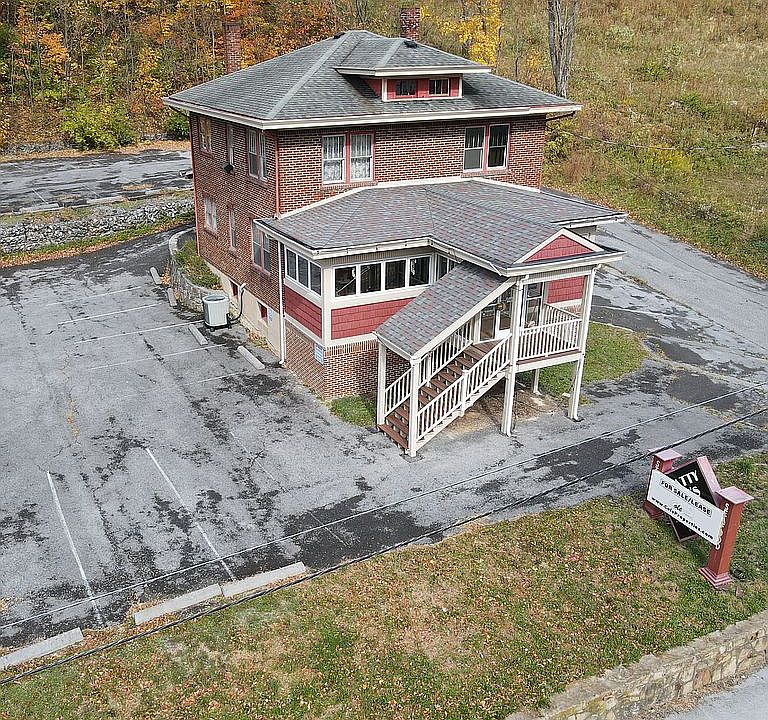 1st image of 3029 E Cumberland Rd