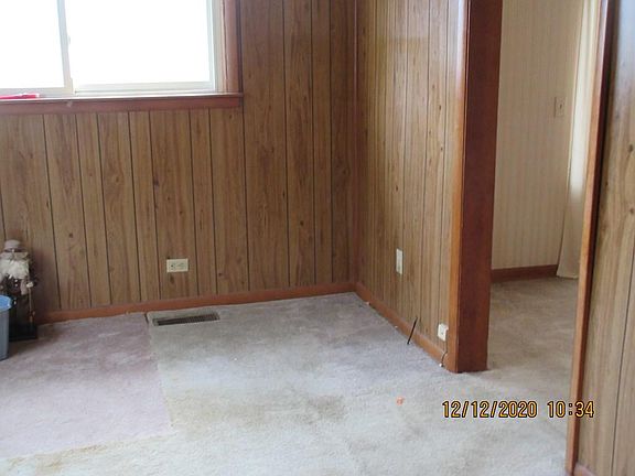 3rd image of 343 S Railroad Ave