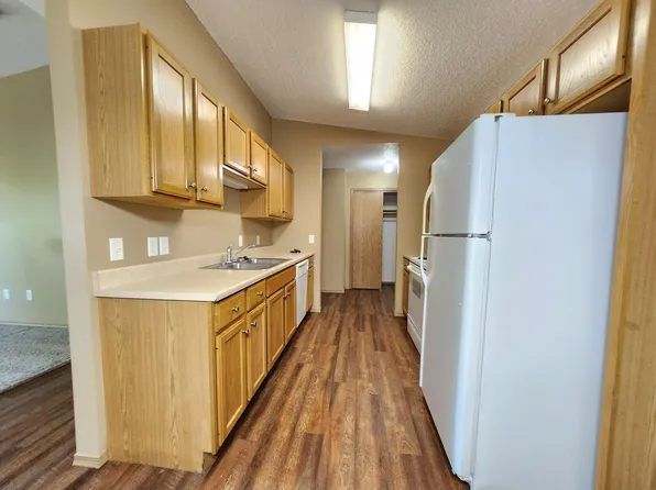 Bluestem Estates, 3219 S Sycamore Ave APT 204, Sioux Falls, SD 57110
