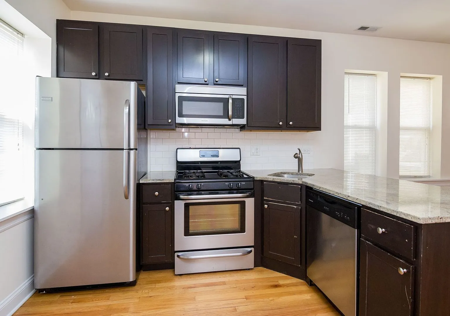 Arthur Apartments — Photo 1