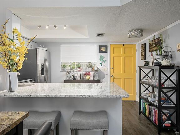4th image of 1020 De Leon Dr #209