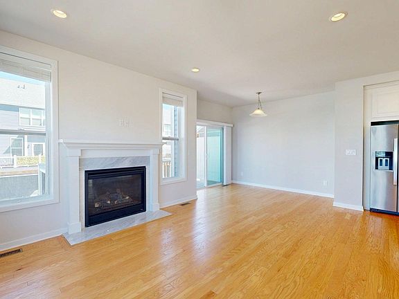 5th image of 2877 Rayfield Ave