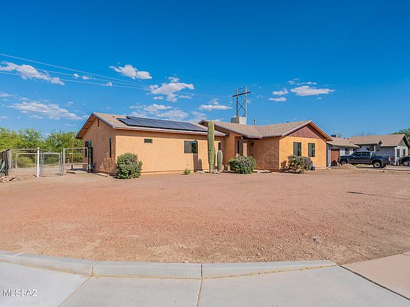 3rd image of 1942 N Chiricahua Ave