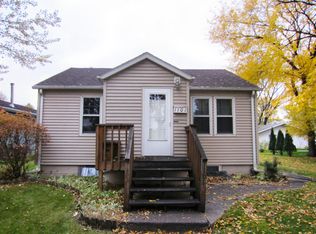 1101 S 12th St, Grand Forks, ND 58201