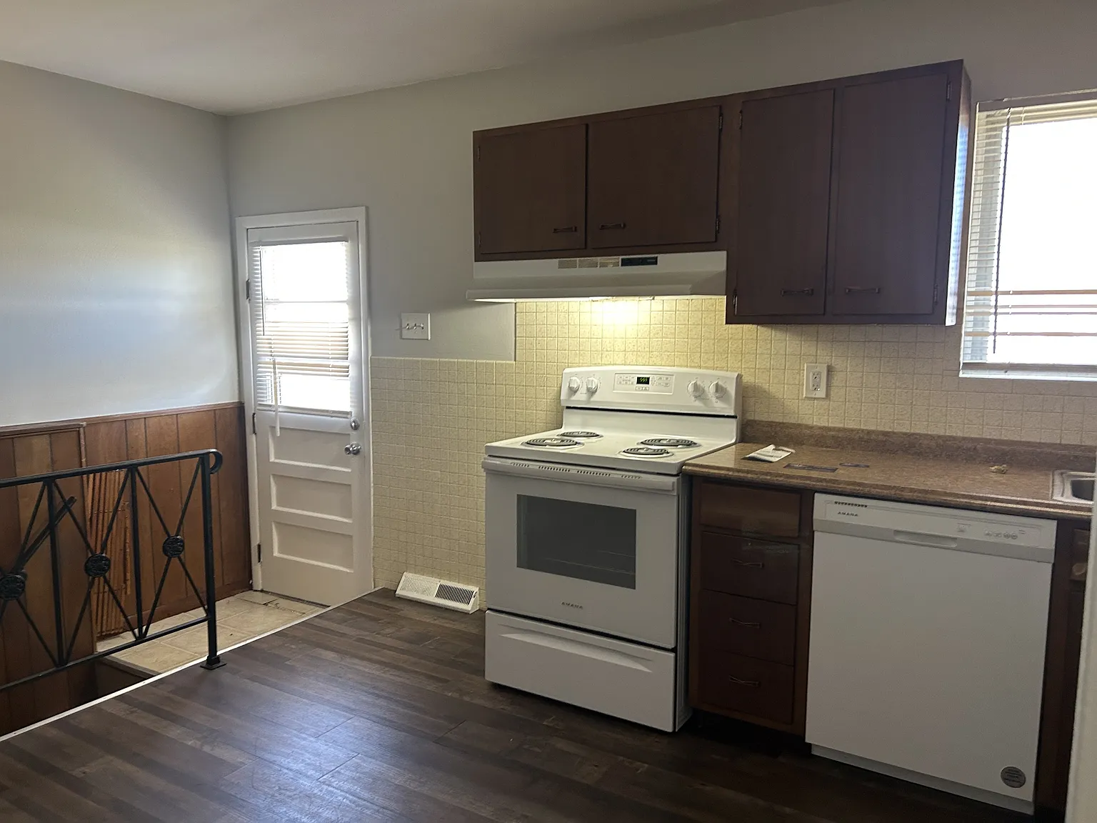 1221 Scott Avenue - 1 — Photo 3