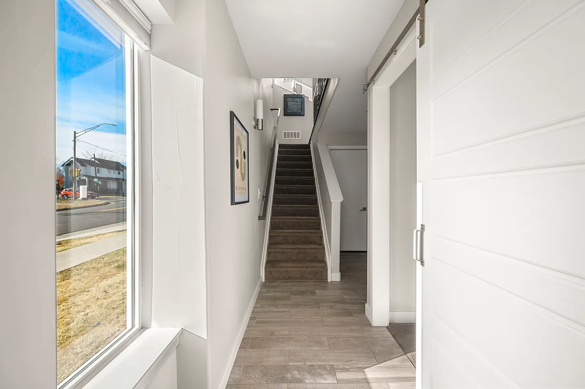 Building Photo - 1551 W 43rd Ave #1