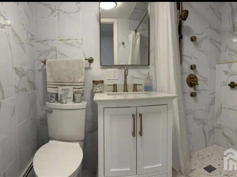 42 Albert Dr — Photo 7