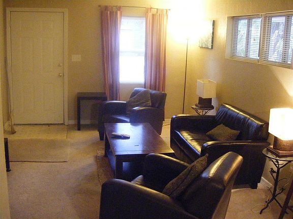 3rd image of 2806 Southwood Dr