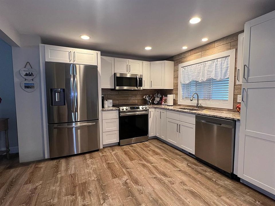 1st image of 5 Tsienneto Rd Unit 17