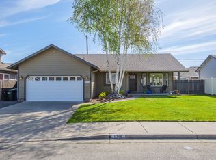 1049 Rainwood Ln, Grants Pass, OR