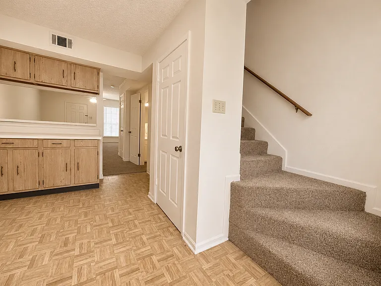 5987 Tullis Dr — Photo 7