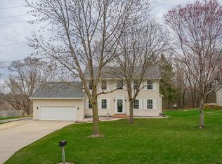 5606 Prairie St, Cedar Falls, IA 50613