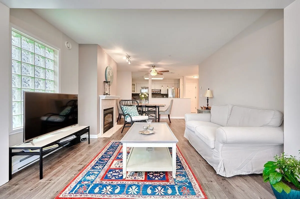2 bed, 1055 sqft, $3,680 — Photo 3