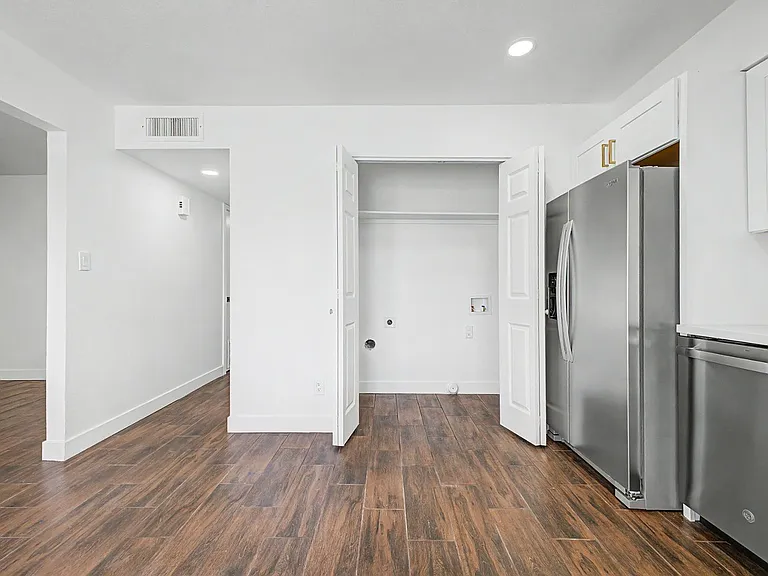 4127 N 106th Ave — Photo 13