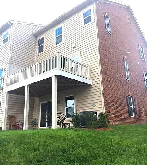 3 bed, 2.5 bath, 2016 sqft, $3,200 — Photo 4