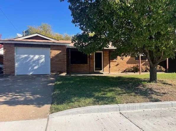 329 Thompson Dr, Saginaw, TX 76179