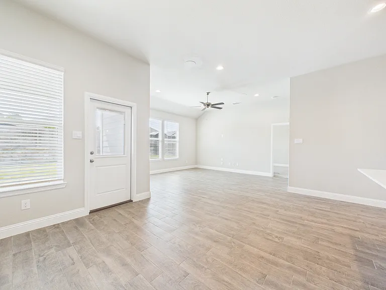 2304 Blackcap St — Photo 23