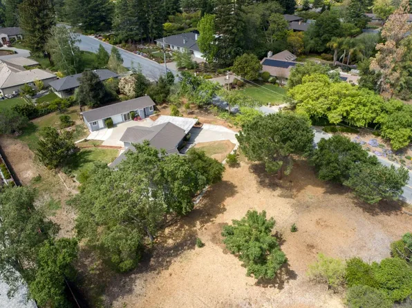 19516 Douglass Ln, Saratoga, CA 95070