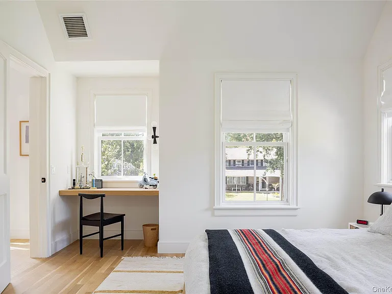 400 Youngs Rd — Photo 25