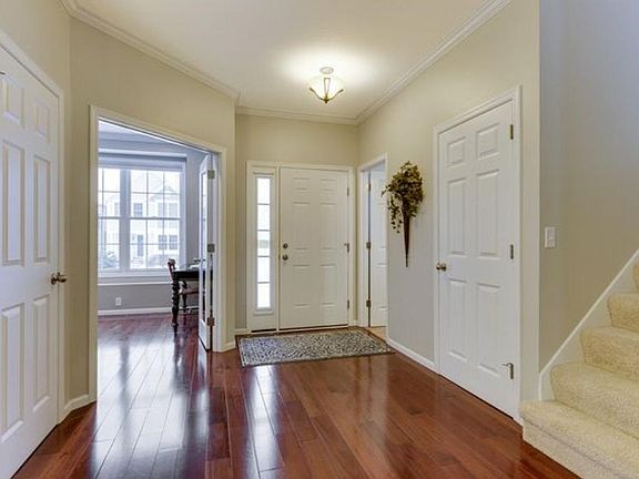 2nd image of 11237 Beechwood Ln