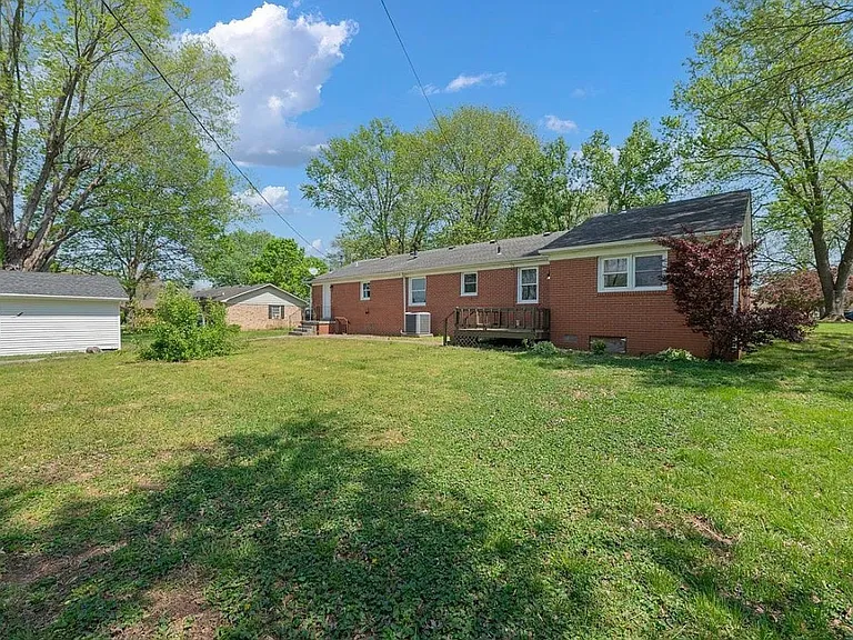225 Maplemere Ave — Photo 15