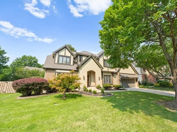 12120 Cedar St, Overland Park, KS 66209