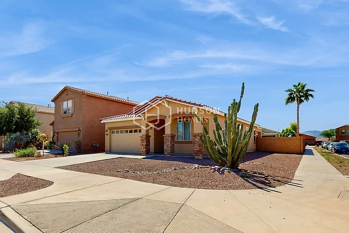 7429 W Saint Catherine Ave — Photo 4