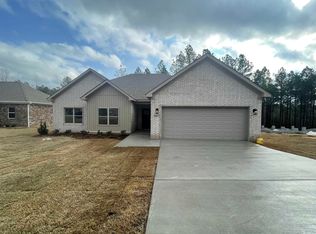 18517 Parkway Pines Dr, Bauxite, AR 72011