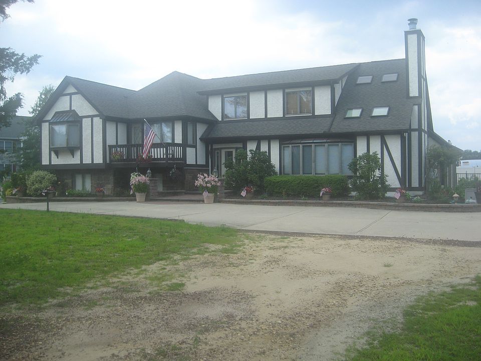 1st image of 809 Saint Joseph Pl