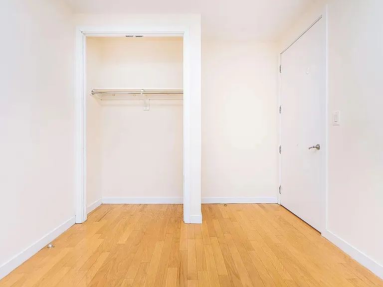 924 Metropolitan Ave #303 — Photo 11