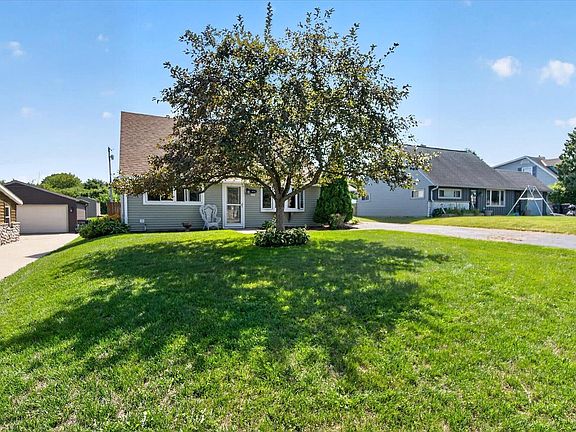 3rd image of 7101 W Allerton AVENUE
