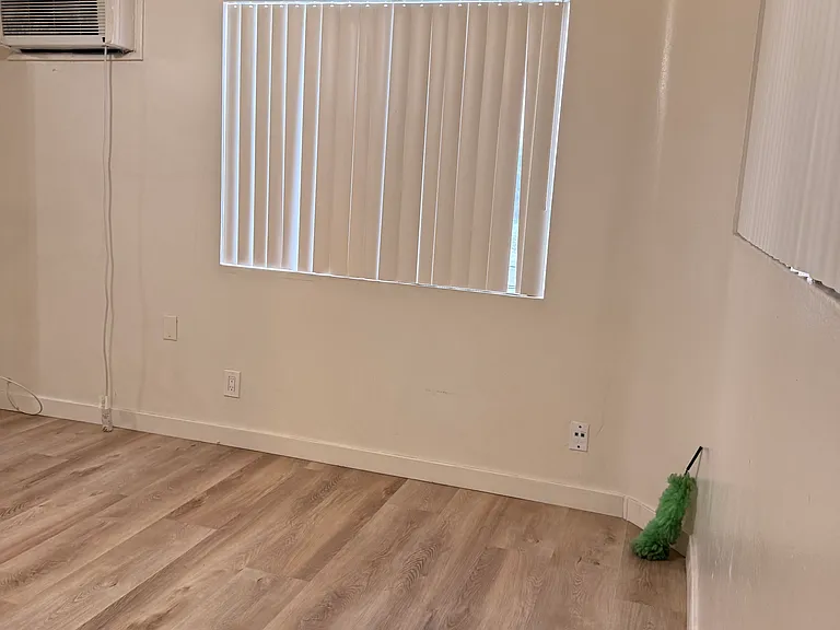 15163 Sherman Way #7A — Photo 2