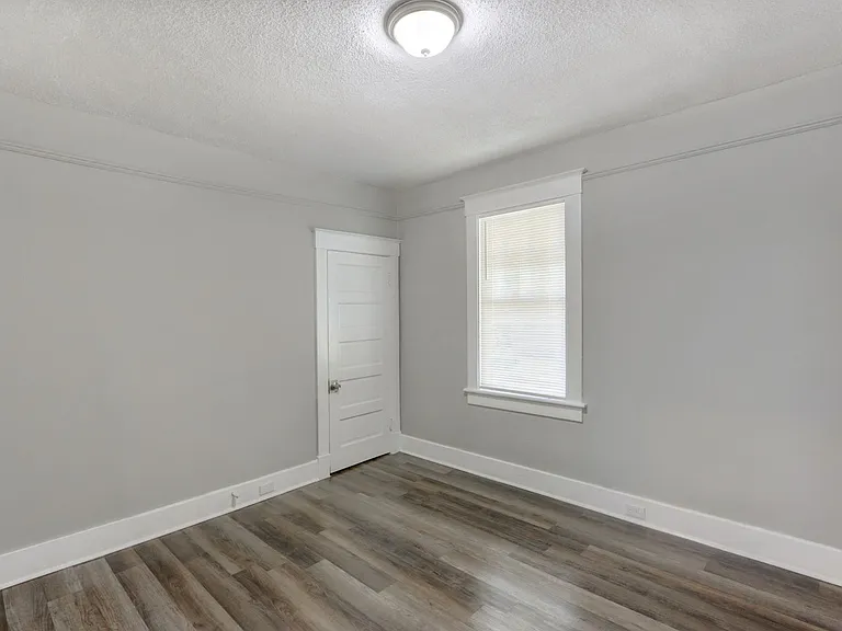 1009 East 33rd Street — Photo 9