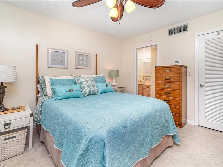 3443 Gulf Shore Blvd N #609 — Photo 11
