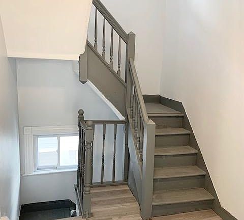 3rd image of 537 N Grove St #2