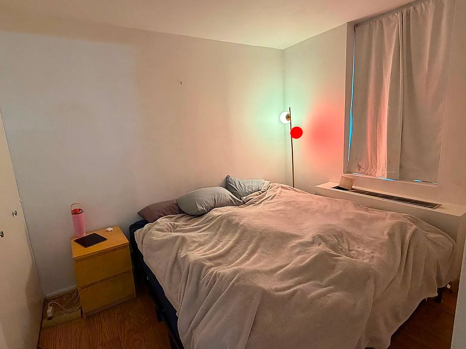 2nd image of 50 Lexington Ave APT 4A