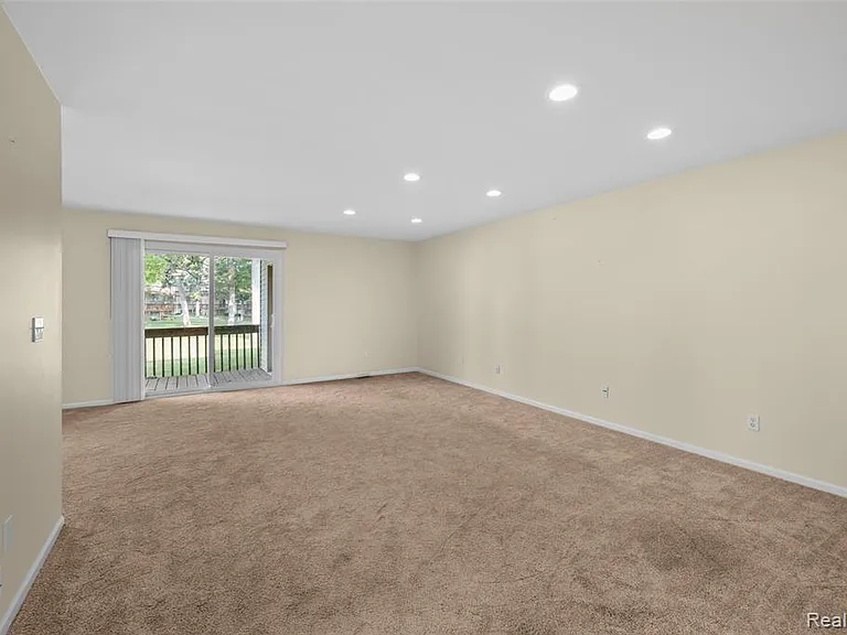 4911 Oak Hill Dr #3 — Photo 11