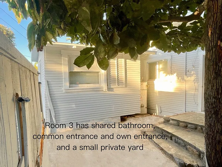 820 S Van Ness Ave — Photo 15