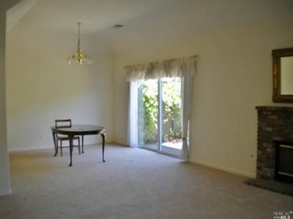 741 Tommy Dorrsey Ct, Windsor, CA 95492